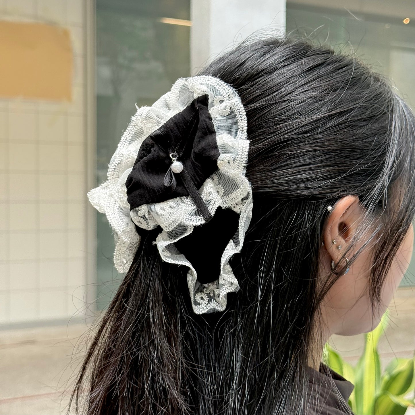 Noir Lace HairClip