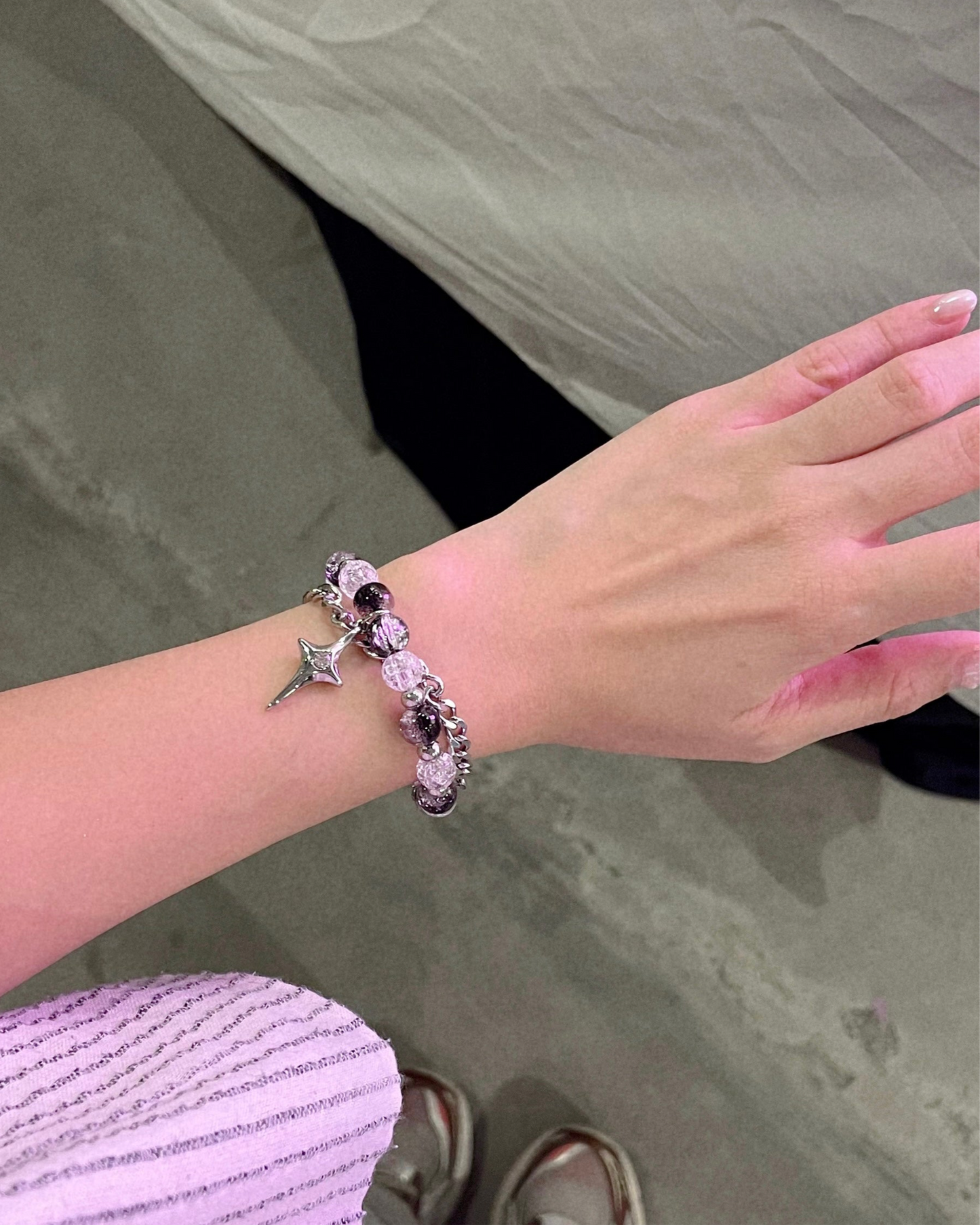 Lizz - Monochrome Magic