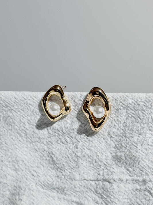 Asymmetrical Natacha Earring