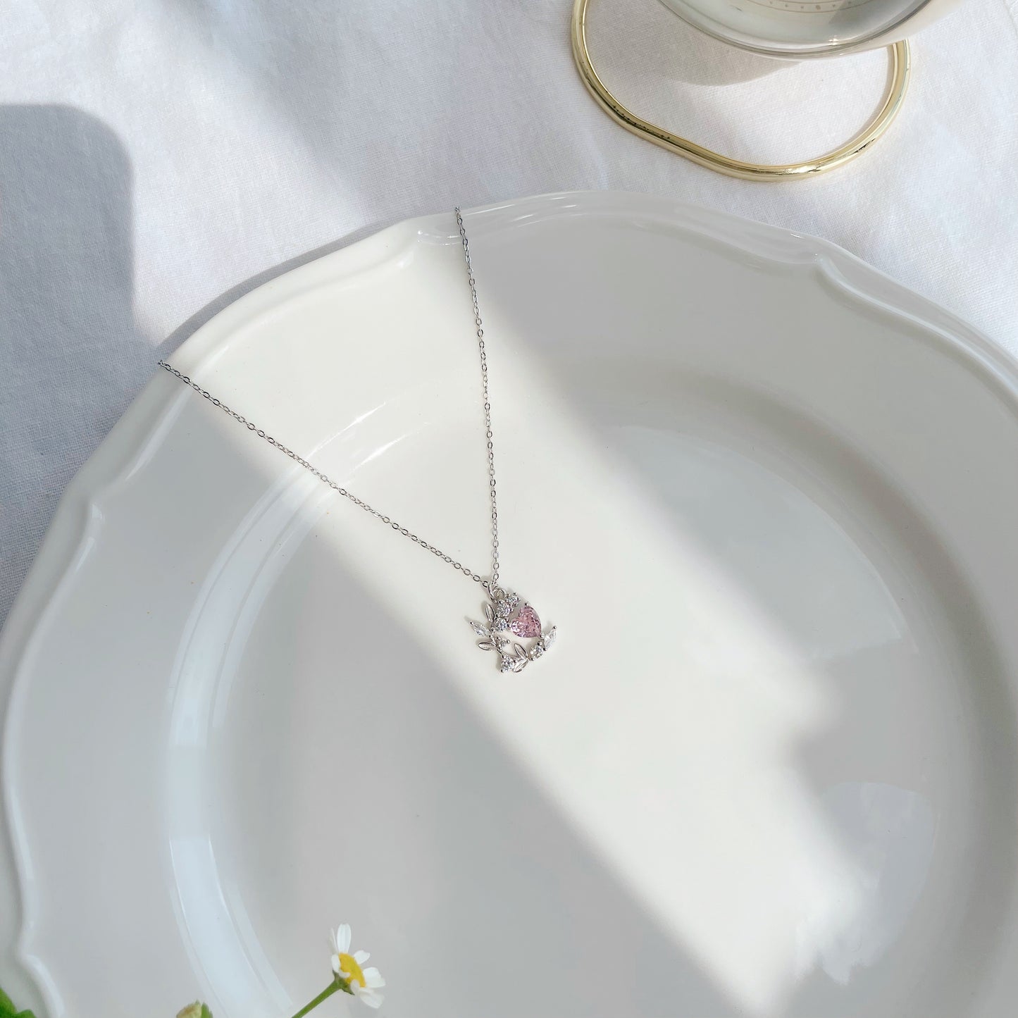 To-get-her- Pink Laurel Necklace